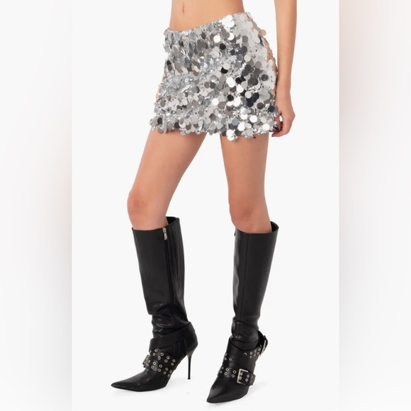 Edikted Sabrina Silver Sparkling Low Rise Mini Skirt NWT- Size Small - Picture 2 of 10
